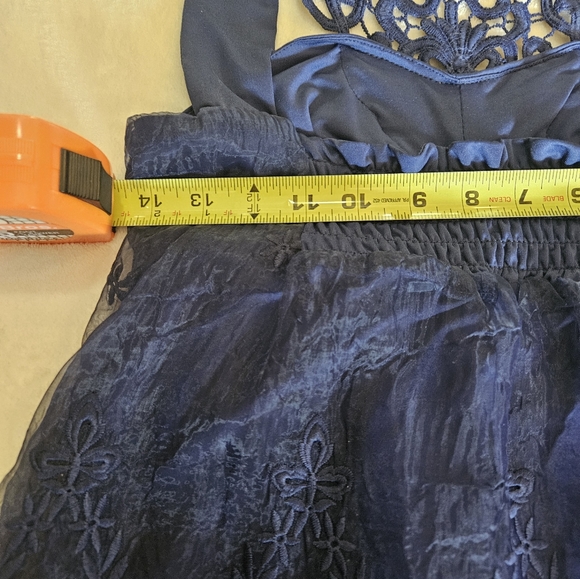 XS NAVY LACE SEXY TANK BLOUSE, SMOCKING AND LINED. ADORABLE. MEASUREMENTS. - Picture 7 of 9